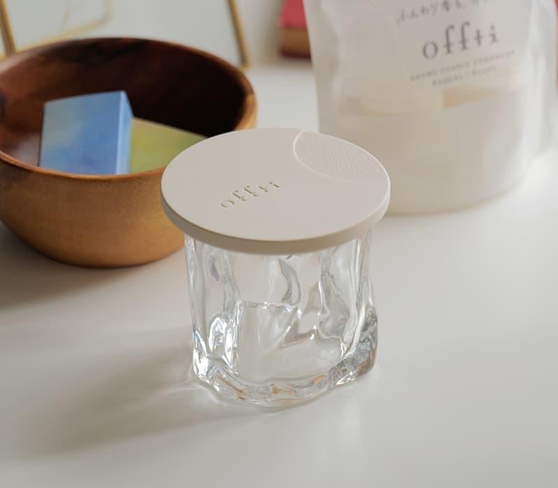 フタ付きキャンドルグラス「カービー」（コハク）